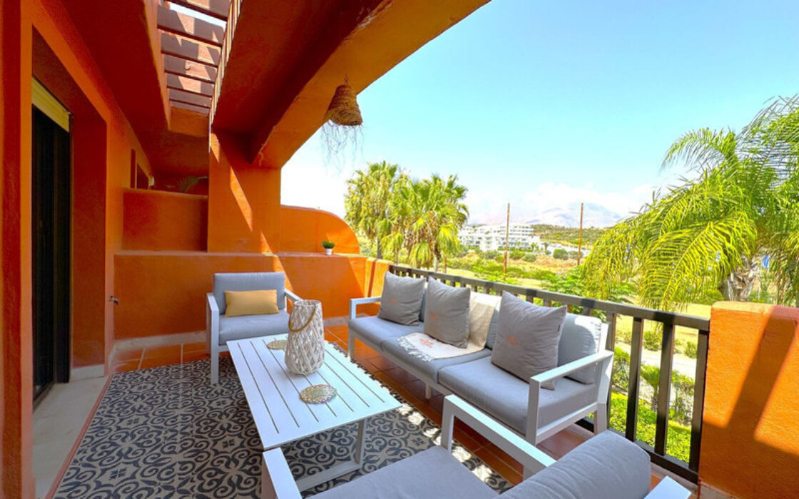 Дуплекс-пентхаус в Эстепоне 148 кв.м с террасами и видом на море