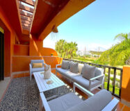 Дуплекс-пентхаус в Эстепоне 148 кв.м с террасами и видом на море