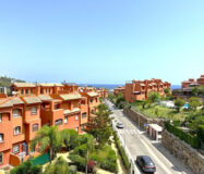 Дуплекс-пентхаус в Эстепоне 148 кв.м с террасами и видом на море