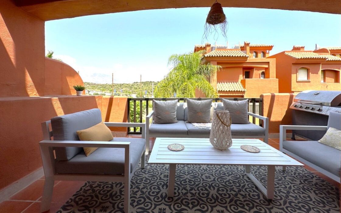 Дуплекс-пентхаус в Эстепоне 148 кв.м с террасами и видом на море