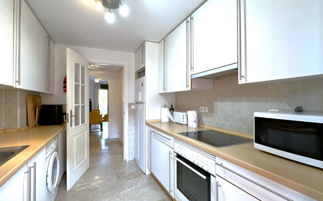 Дуплекс-пентхаус в Эстепоне 148 кв.м с террасами и видом на море