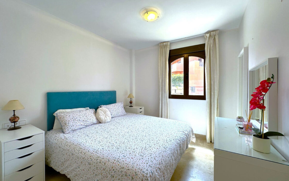 Дуплекс-пентхаус в Эстепоне 148 кв.м с террасами и видом на море