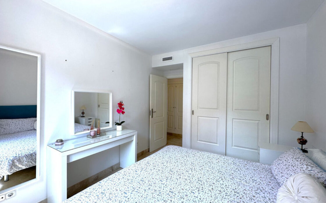 Дуплекс-пентхаус в Эстепоне 148 кв.м с террасами и видом на море