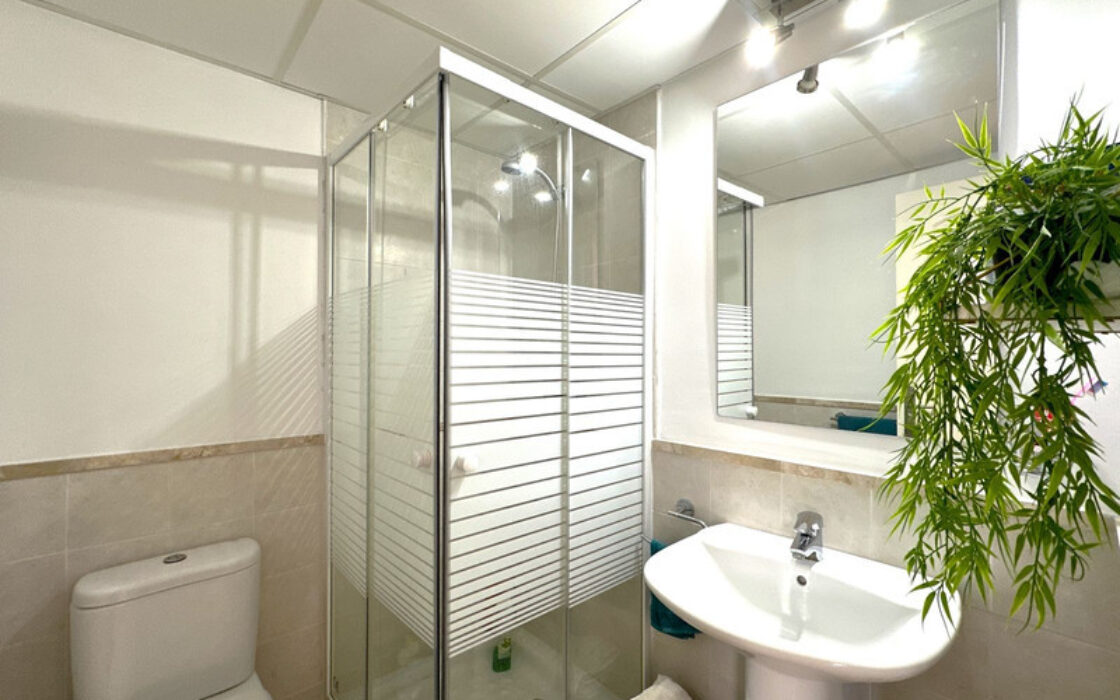 Дуплекс-пентхаус в Эстепоне 148 кв.м с террасами и видом на море