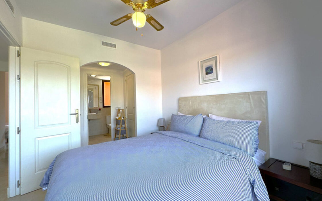 Дуплекс-пентхаус в Эстепоне 148 кв.м с террасами и видом на море