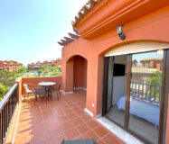 Дуплекс-пентхаус в Эстепоне 148 кв.м с террасами и видом на море