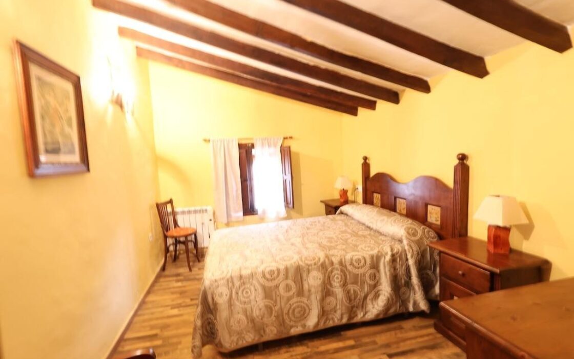 Будинок у Фортуні 200 кв.м з терасою та басейном