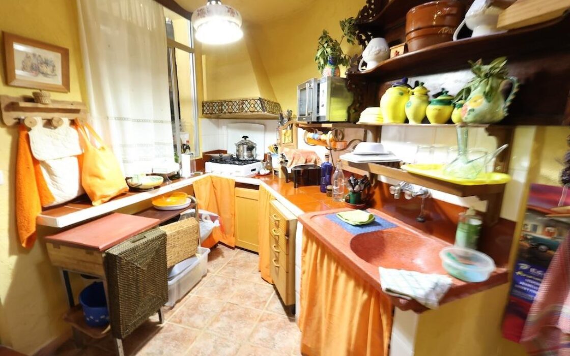 Будинок у Фортуні 200 кв.м з терасою та басейном