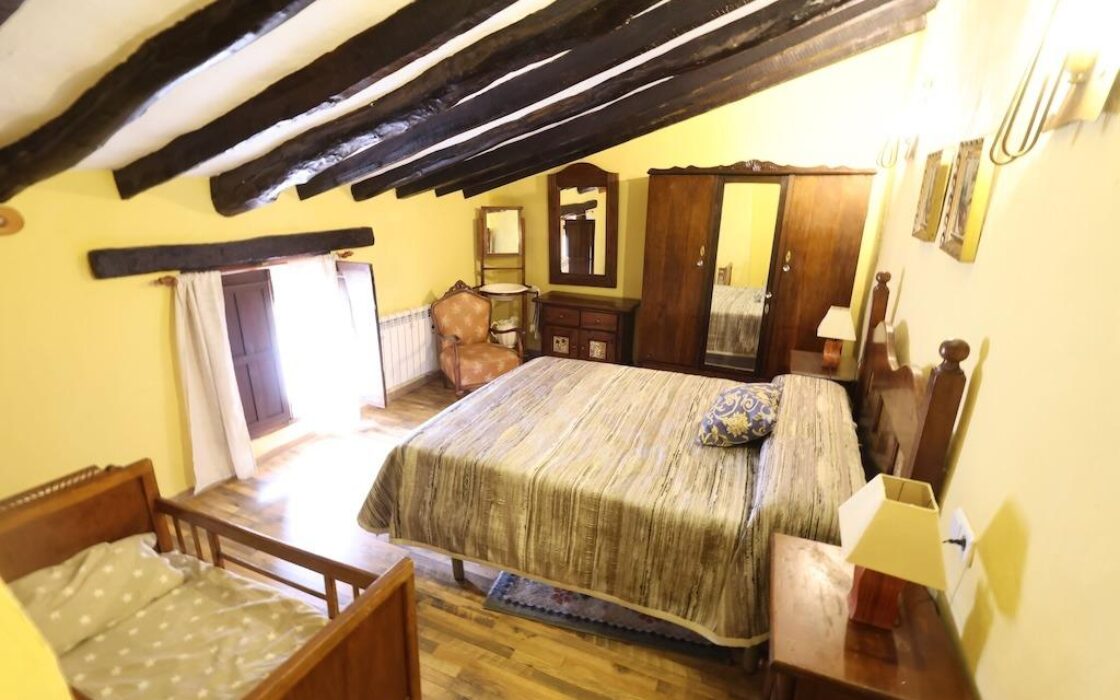 Будинок у Фортуні 200 кв.м з терасою та басейном