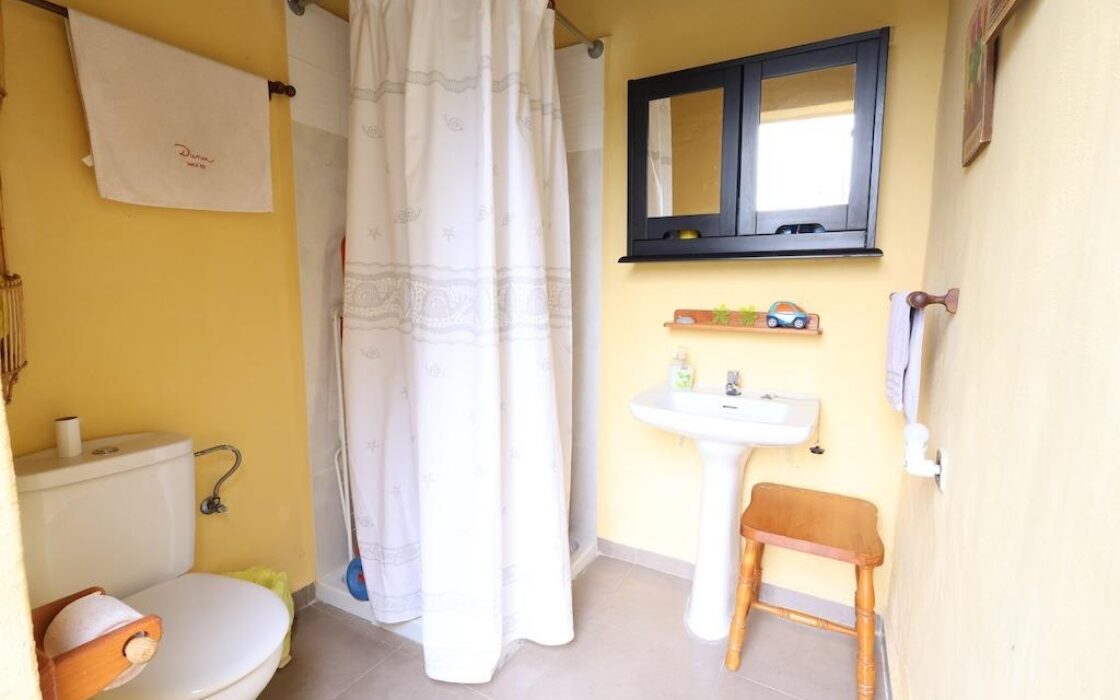 Будинок у Фортуні 200 кв.м з терасою та басейном