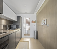 Простора 3-кімнатна квартира в Бенахавісі з терасою