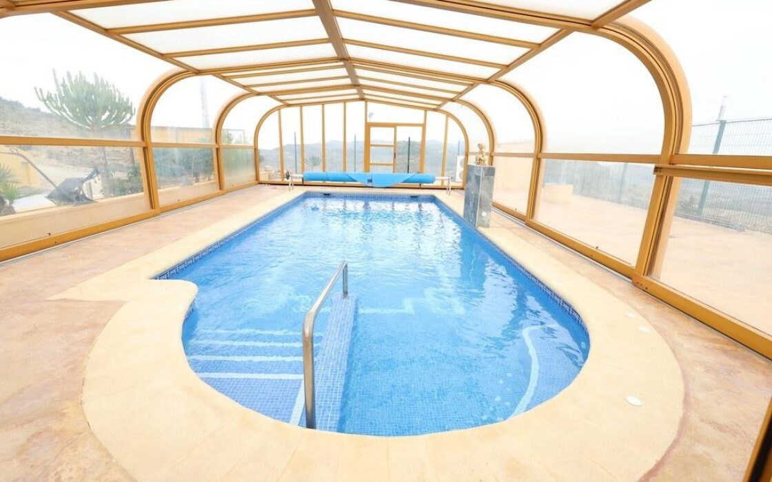 Будинок у Фортуні з терасою та басейном 120 кв.м 6 кімнат