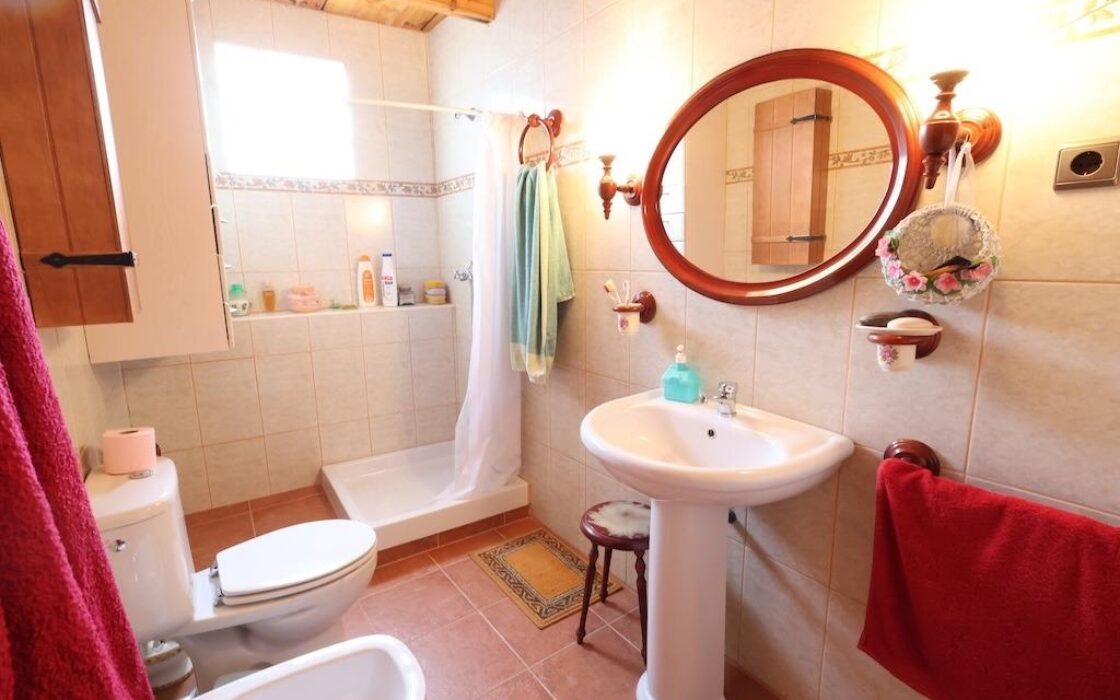 Будинок у Фортуні з терасою та басейном 120 кв.м 6 кімнат