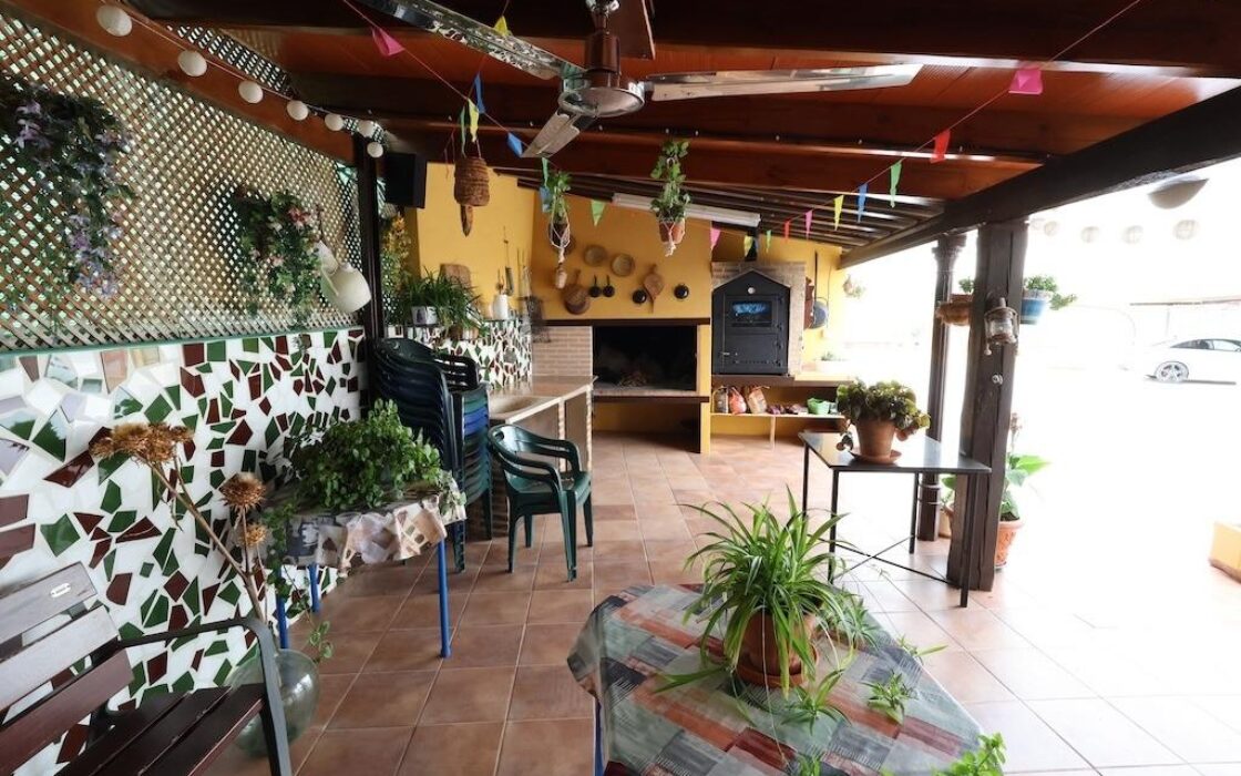 Будинок у Фортуні з терасою та басейном 120 кв.м 6 кімнат