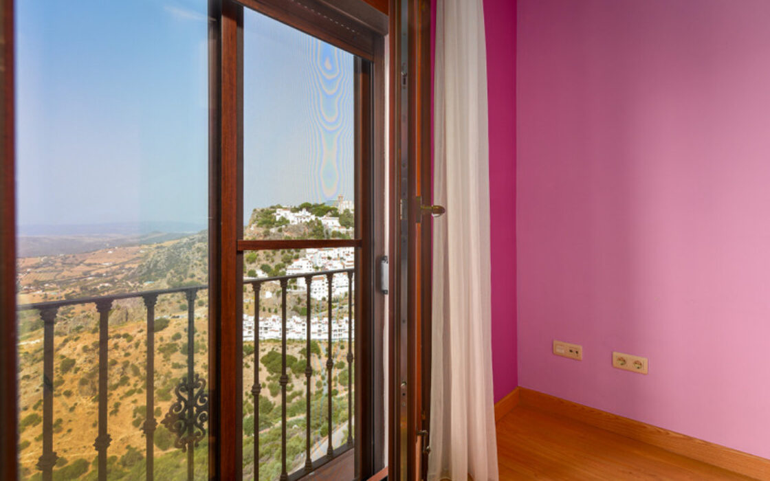 Очаровательный Таунхаус в Касаресе с Террасой 20 кв.м