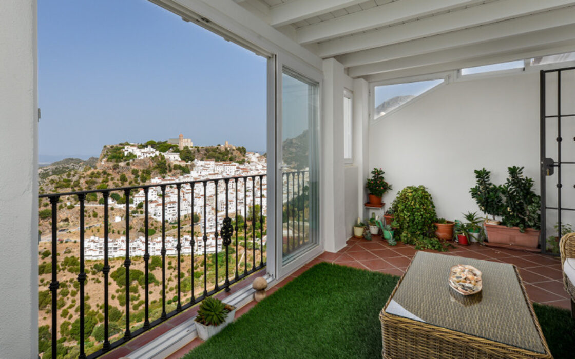 Очаровательный Таунхаус в Касаресе с Террасой 20 кв.м