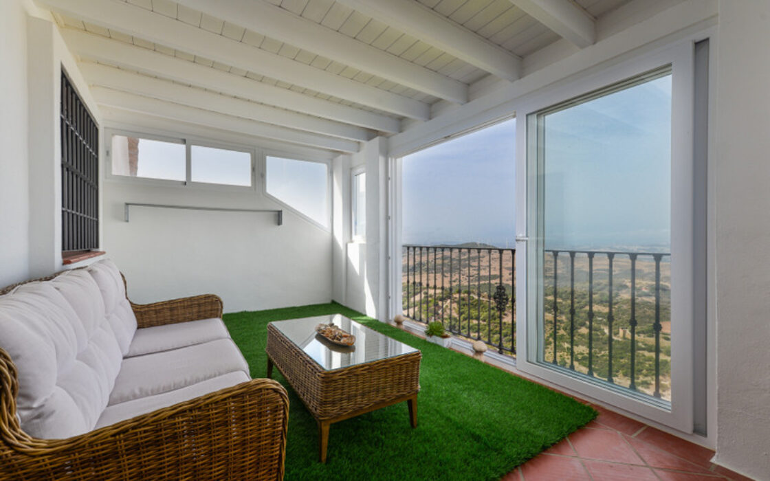 Очаровательный Таунхаус в Касаресе с Террасой 20 кв.м