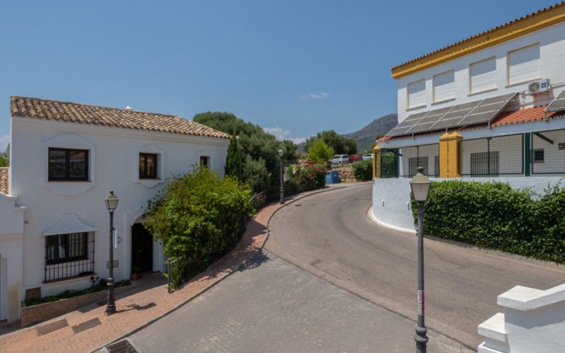 Очаровательный Таунхаус в Касаресе с Террасой 20 кв.м