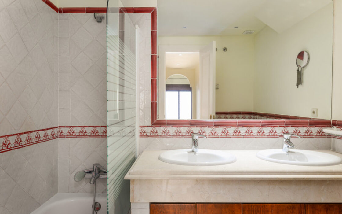 Очаровательный Таунхаус в Касаресе с Террасой 20 кв.м