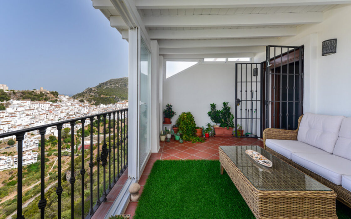 Очаровательный Таунхаус в Касаресе с Террасой 20 кв.м