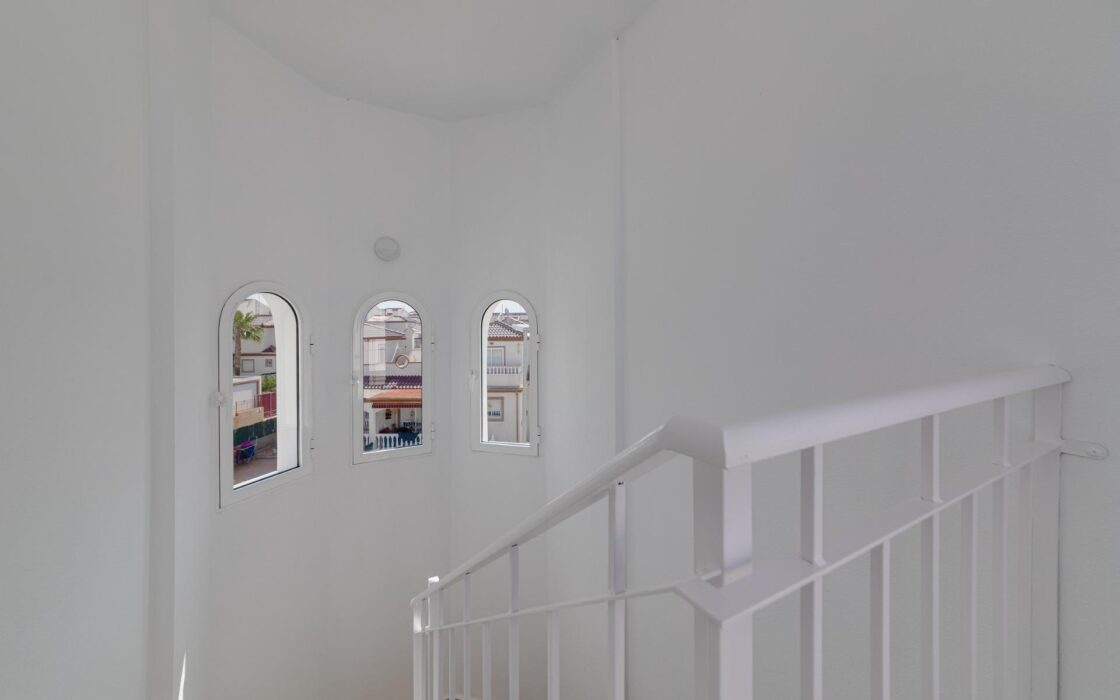 Новый жилой комплекс в Сан-Фульхенсио с террасой 3 спальные