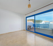 Двухуровневый пентхаус с террасой в Duquesa Golf Gardens