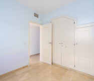 Двухуровневый пентхаус с террасой в Duquesa Golf Gardens