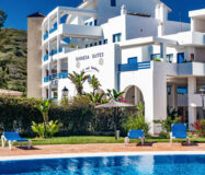 Двухуровневый пентхаус с террасой в Duquesa Golf Gardens