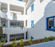 Двухуровневый пентхаус с террасой в Duquesa Golf Gardens