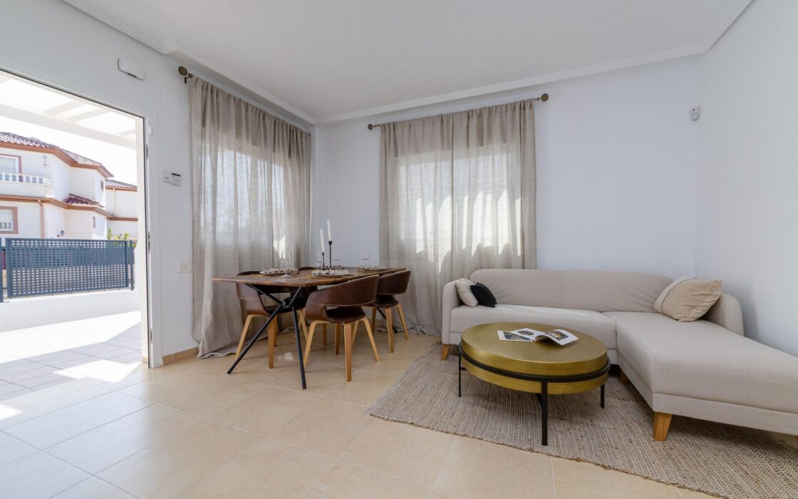 Новый жилой комплекс в Сан-Фульхенсио с террасой 109 кв.м