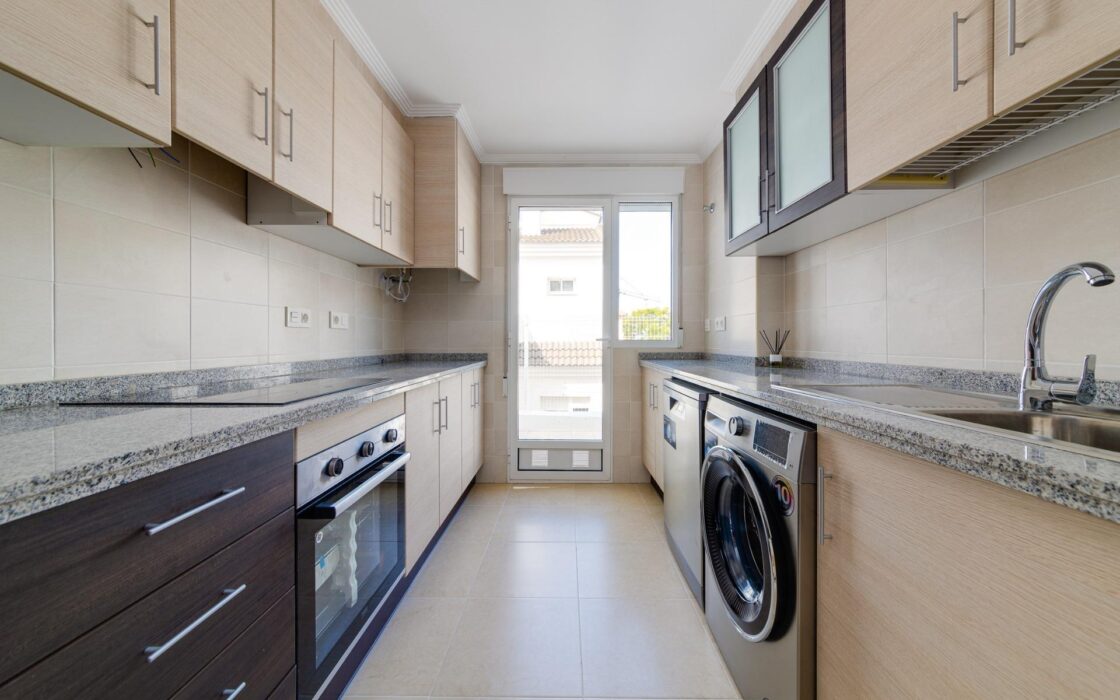 Новый жилой комплекс в Сан-Фульхенсио с террасой 109 кв.м