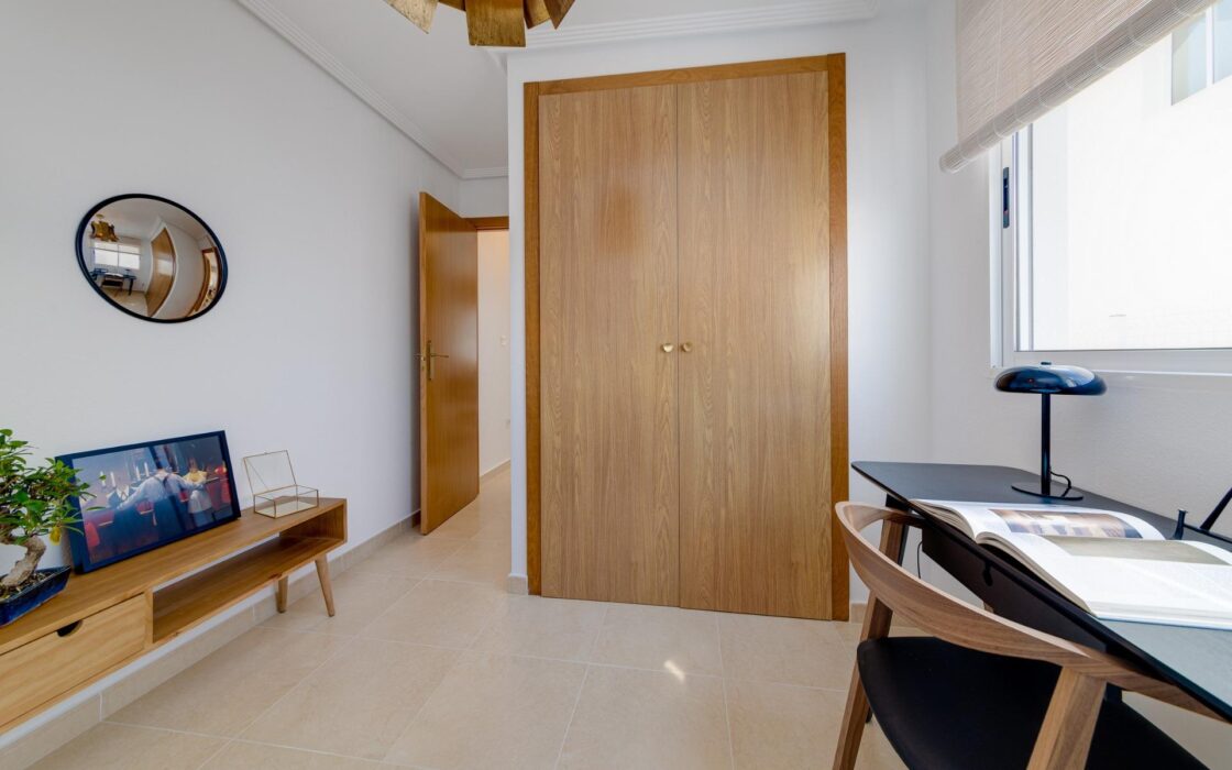 Новый жилой комплекс в Сан-Фульхенсио с террасой 109 кв.м