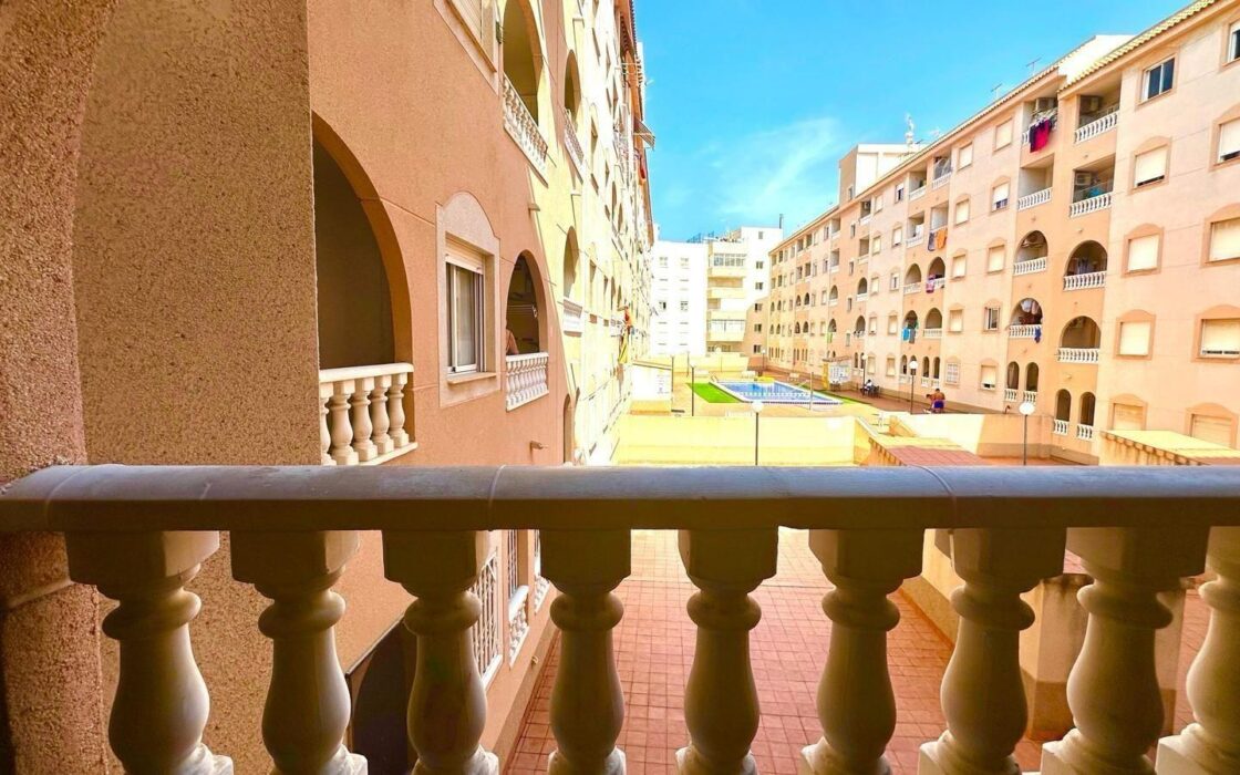 Апартаменты 66 кв.м у моря в Торревьехе с террасой