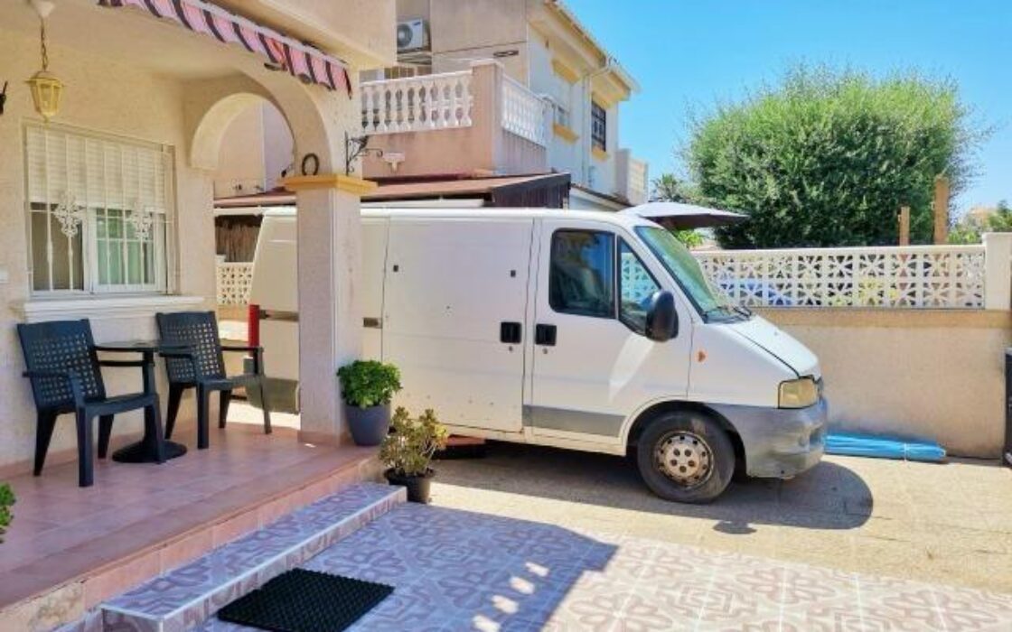 Дом в Торревьехе с террасой 65 кв.м для комфортного отдыха