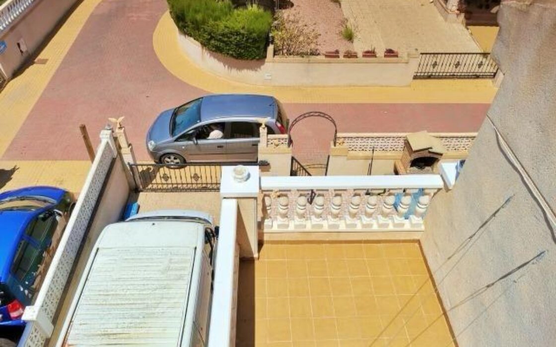 Дом в Торревьехе с террасой 65 кв.м для комфортного отдыха