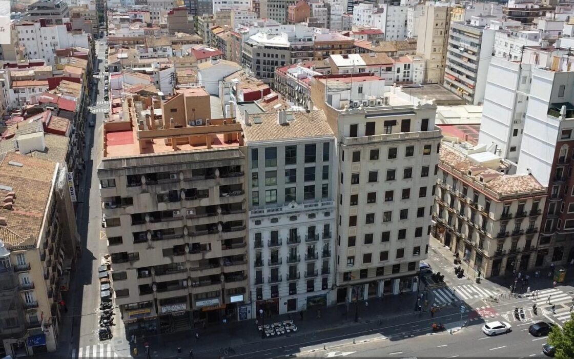 Дуплекс в Валенсии 162 кв.м с террасой и 5 комнатами