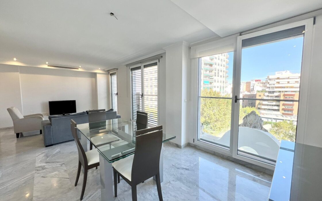 Дуплекс в Валенсии 162 кв.м с террасой и 5 комнатами