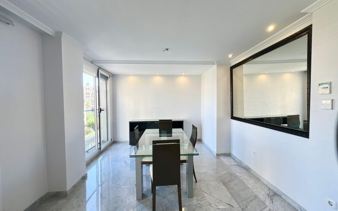 Дуплекс в Валенсии 162 кв.м с террасой и 5 комнатами