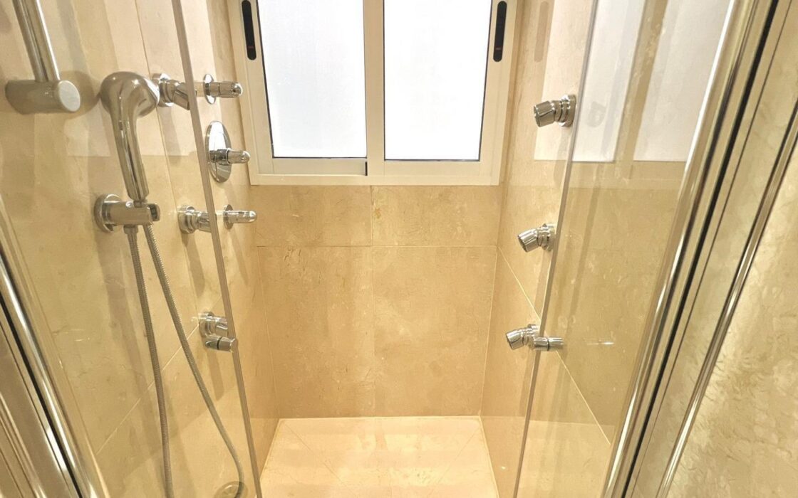 Дуплекс в Валенсии 162 кв.м с террасой и 5 комнатами