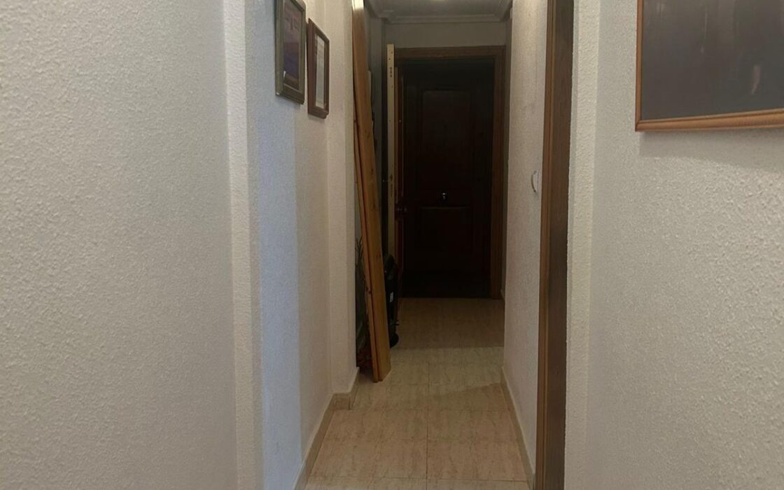 Апартаменти 65 кв.м. в Торревьехе з терасою 650 м від моря