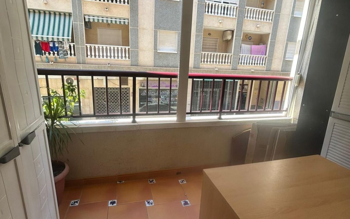 Апартаменти 65 кв.м. в Торревьехе з терасою 650 м від моря