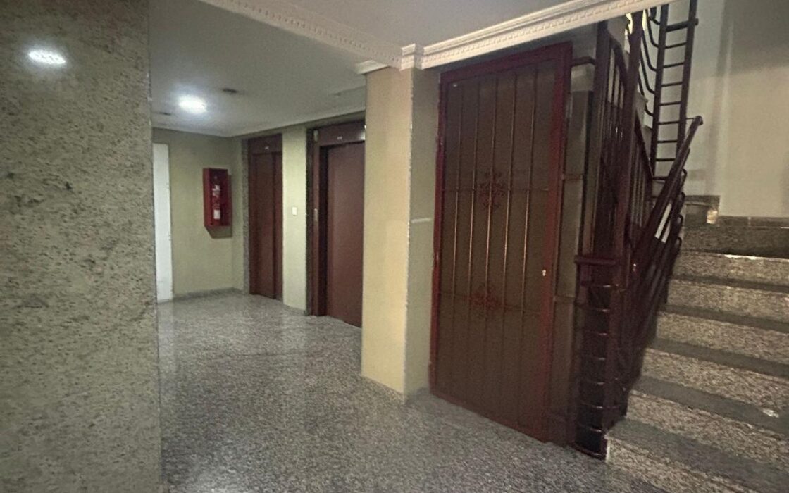 Апартаменти 65 кв.м. в Торревьехе з терасою 650 м від моря