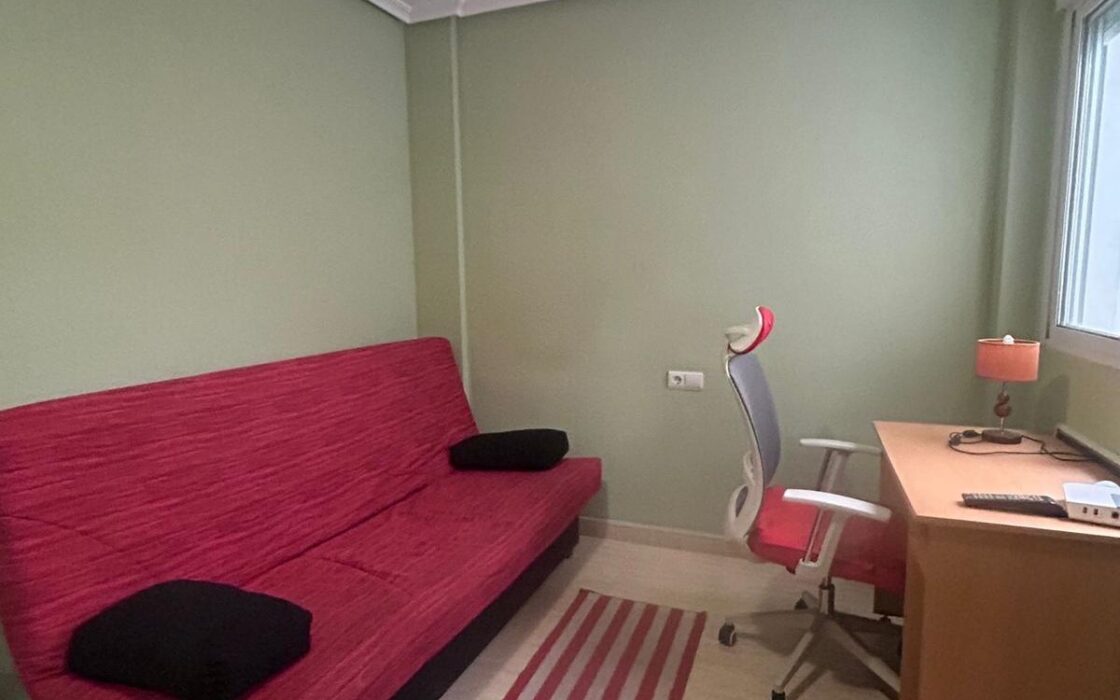 Апартаменти 65 кв.м. в Торревьехе з терасою 650 м від моря