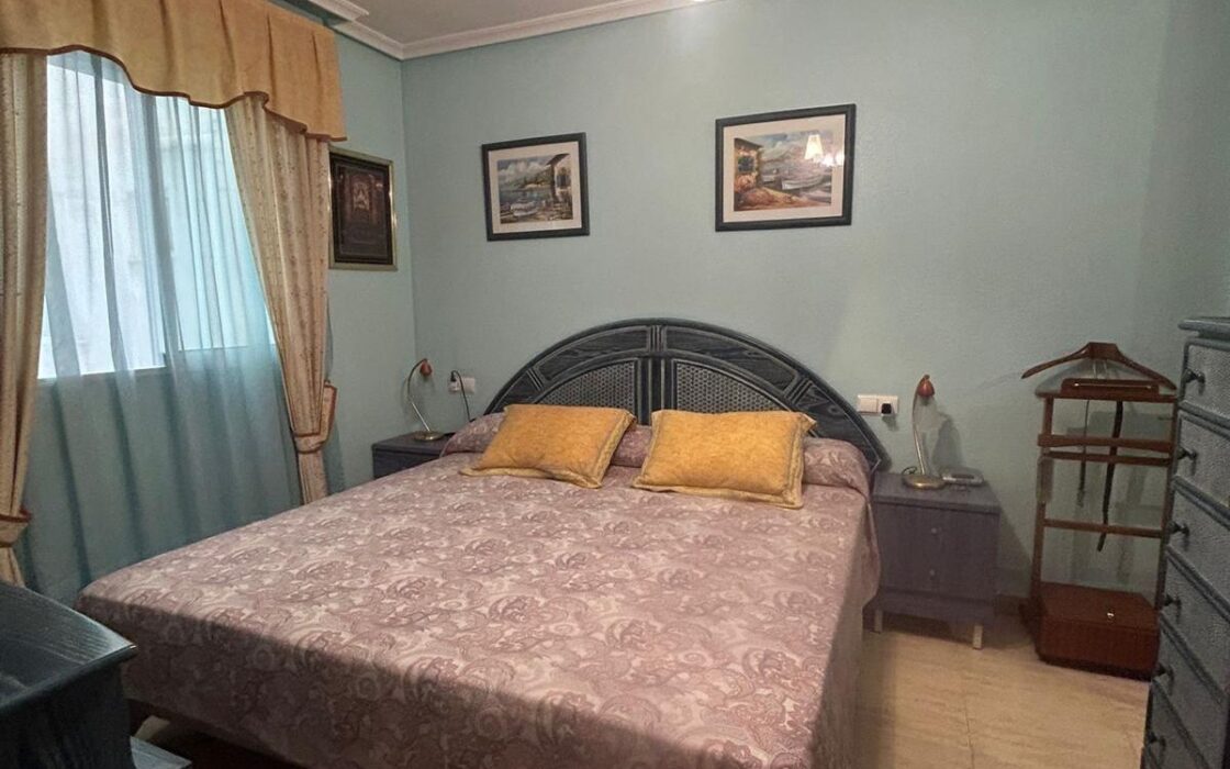 Апартаменти 65 кв.м. в Торревьехе з терасою 650 м від моря