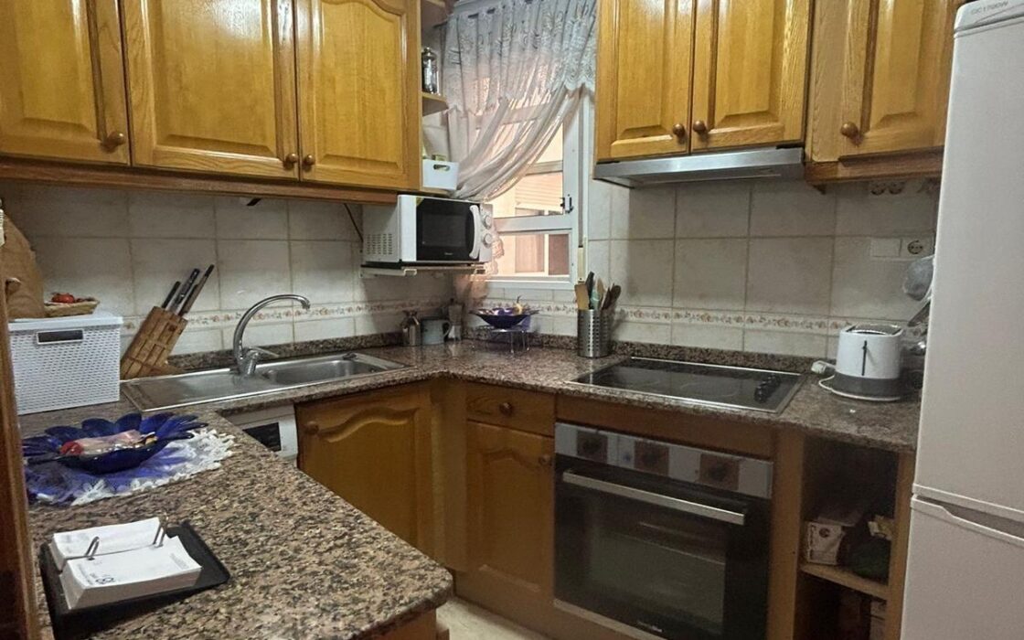 Апартаменти 65 кв.м. в Торревьехе з терасою 650 м від моря