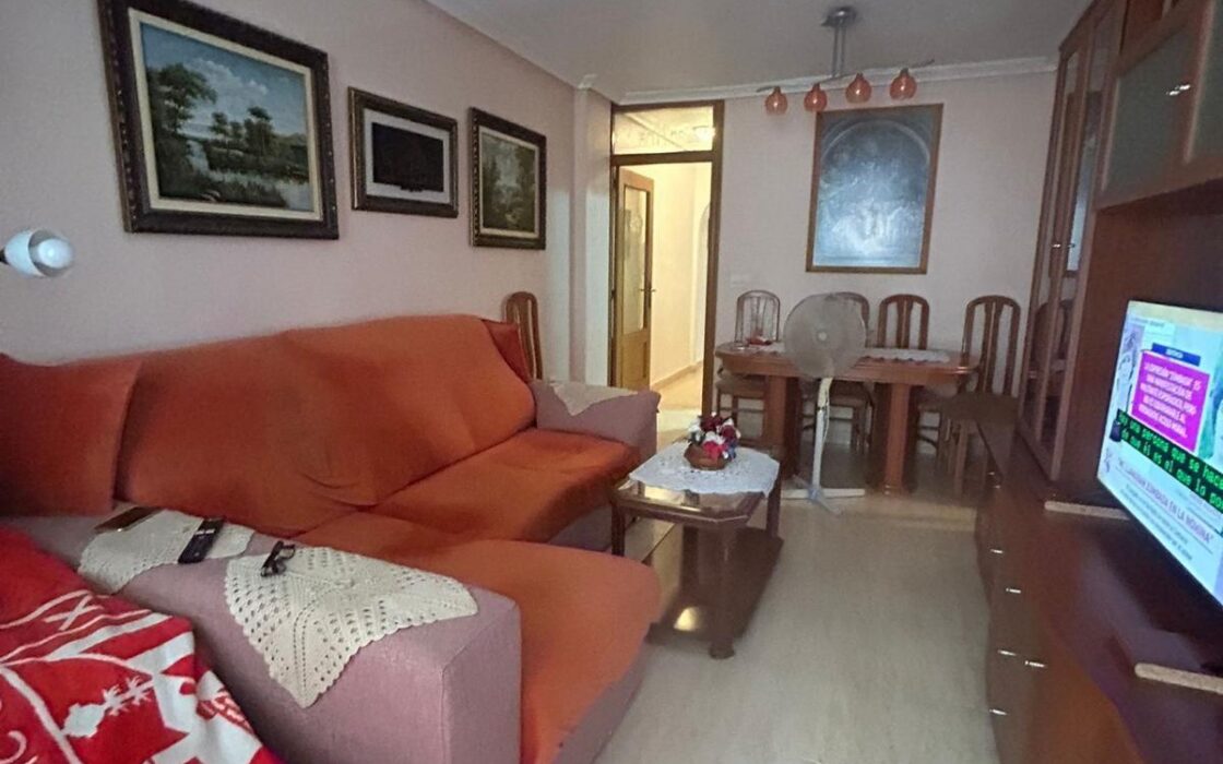 Апартаменти 65 кв.м. в Торревьехе з терасою 650 м від моря