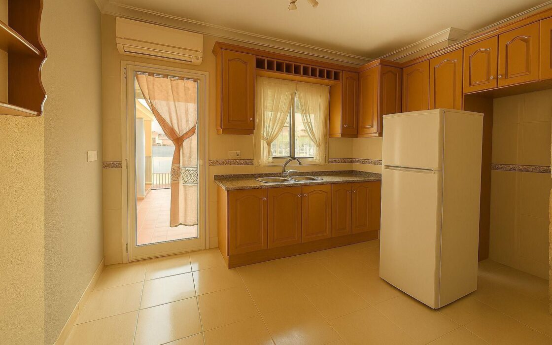 Дом в Ориуэла Коста 67 кв.м с террасой и бассейном