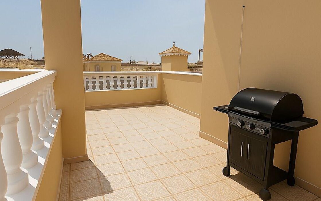 Дом в Ориуэла Коста 67 кв.м с террасой и бассейном