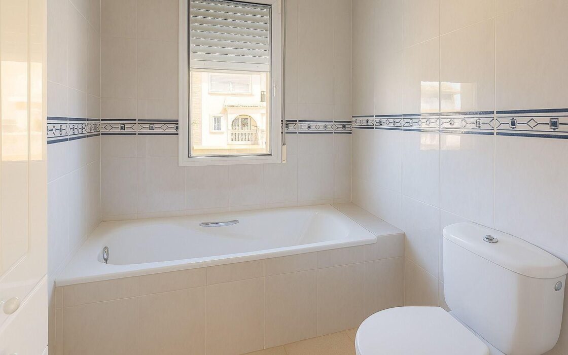 Дом в Ориуэла Коста 67 кв.м с террасой и бассейном