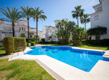 Двухуровневый пентхаус с террасой в Лос Наранхос 114 кв.м